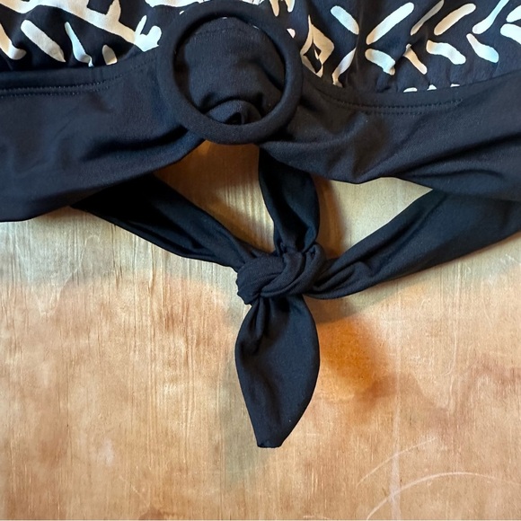 La Blanca Bikini Halter Black and White Tie Swimsuit Top - Picture 9 of 10